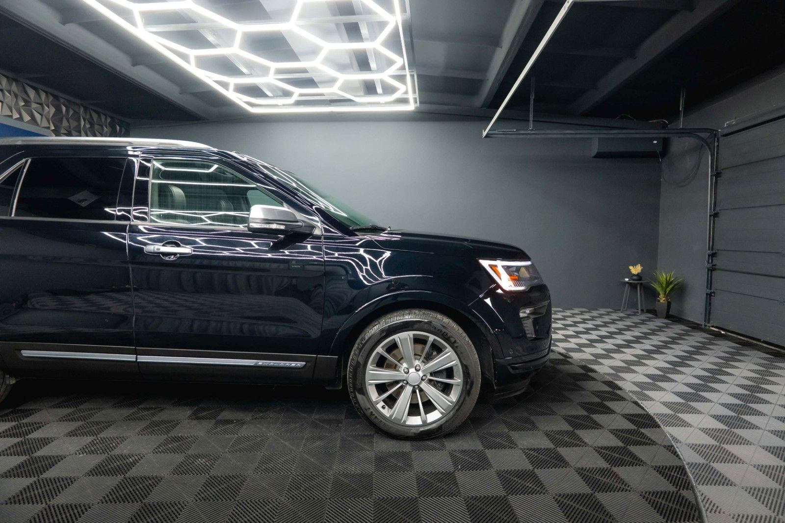 Fahrzeugabbildung Ford Explorer 3.5 V6 4x4 PLATINUM Twin-Turbo EcoBoost