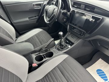 Toyota Auris - 11