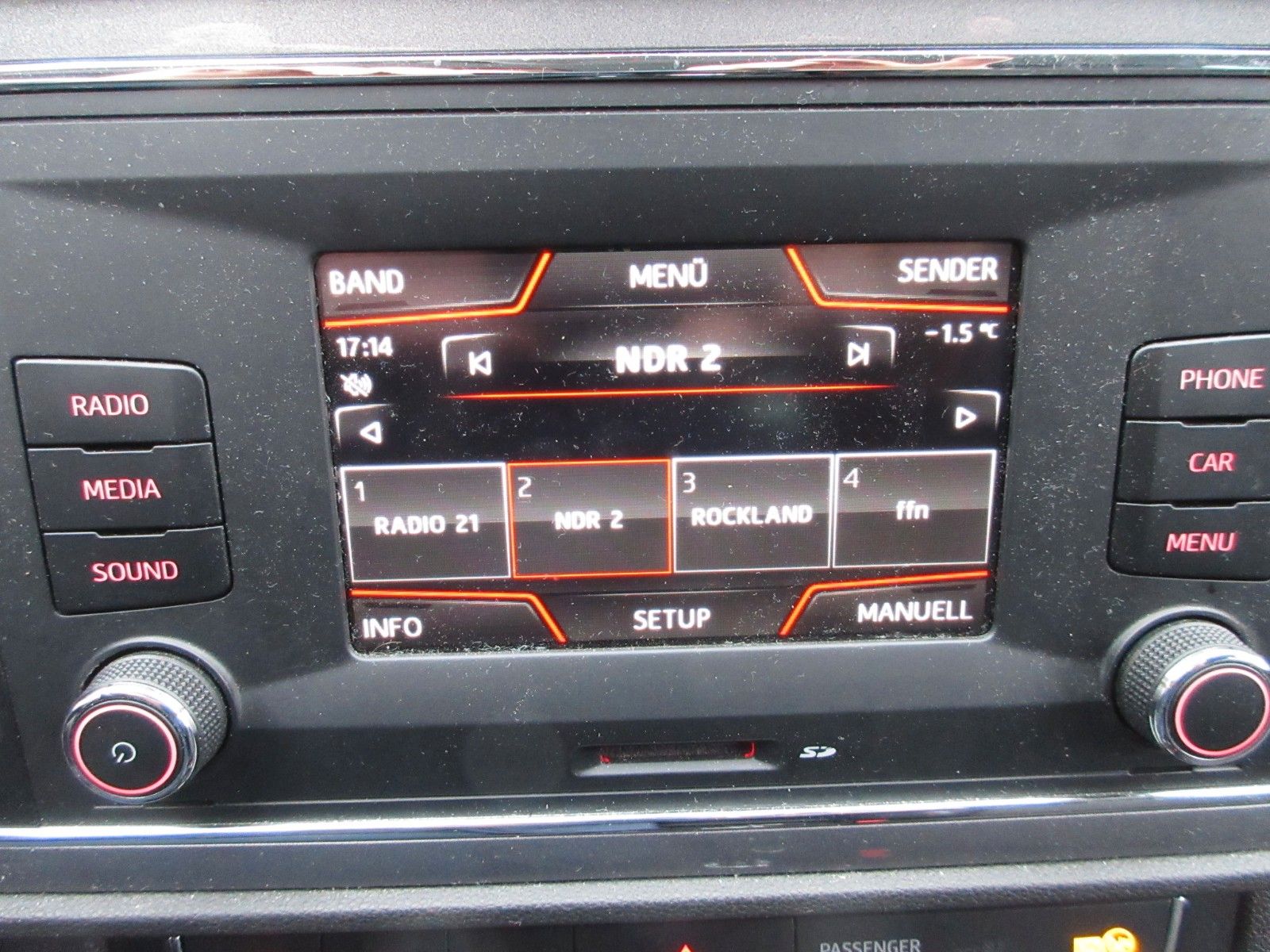 Fahrzeugabbildung SEAT Leon 1.8T FR LED/SHZ/PDC/18"ALU/TEMPOMAT