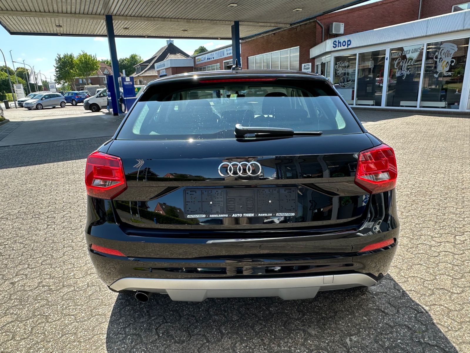 Fahrzeugabbildung Audi Q2 1.0 TFSI sport ultra Navi/GRA/SHZG/Einparkh