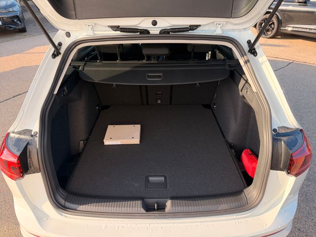 Volkswagen Golf Var. 2.0 TDI 150PS Life, AHK, KAMERA, LED