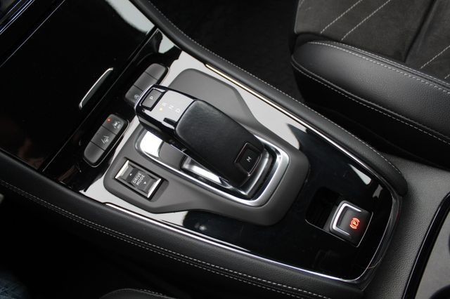 Fahrzeugabbildung Opel Grandland 1.2 Turbo GS Line KlimaA,LED,Navi,SHZ
