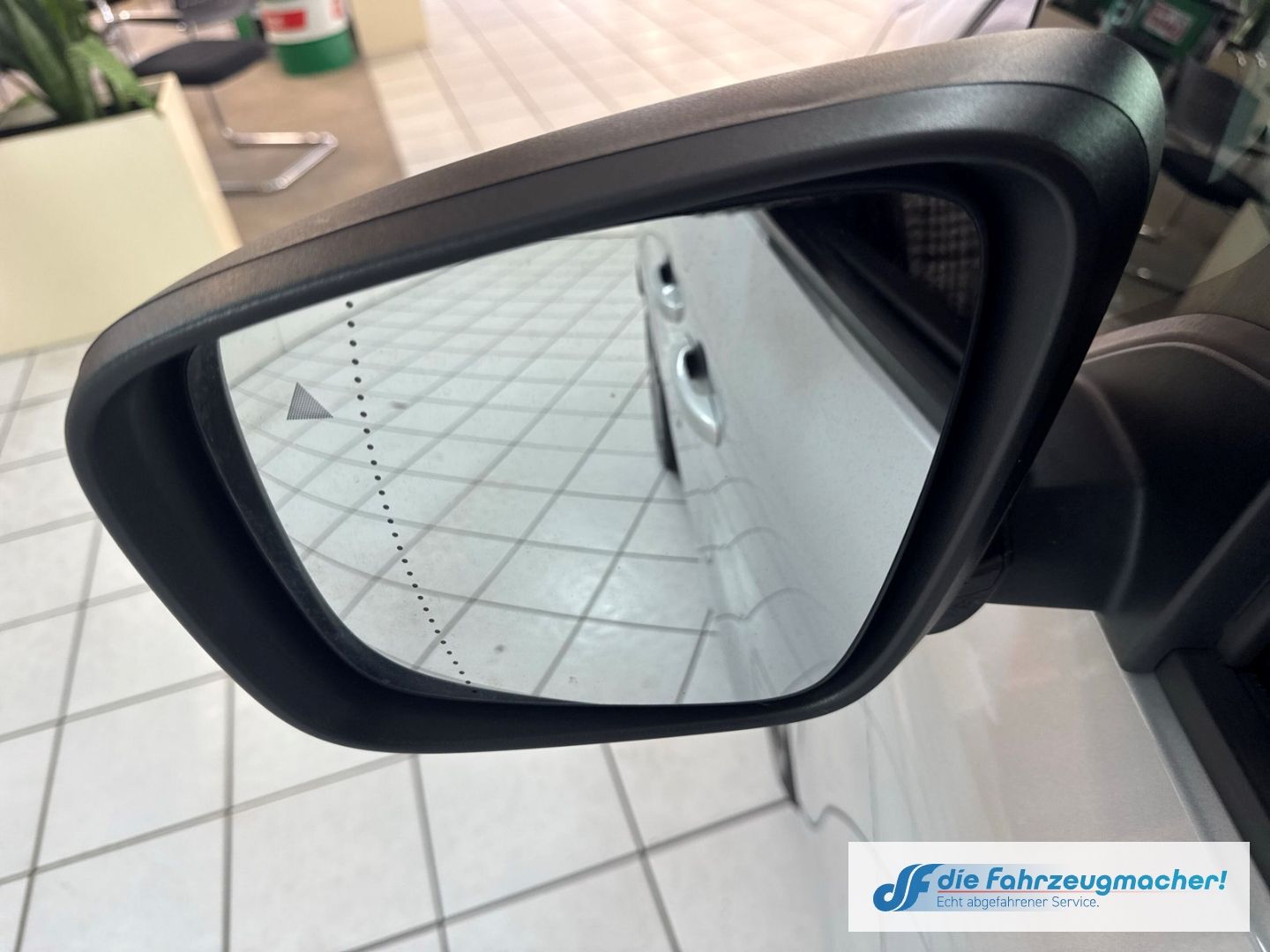 Fahrzeugabbildung Mercedes-Benz Citan Kombi 113 Tourer AHK DAB SHZ Totwi Spur.Ve