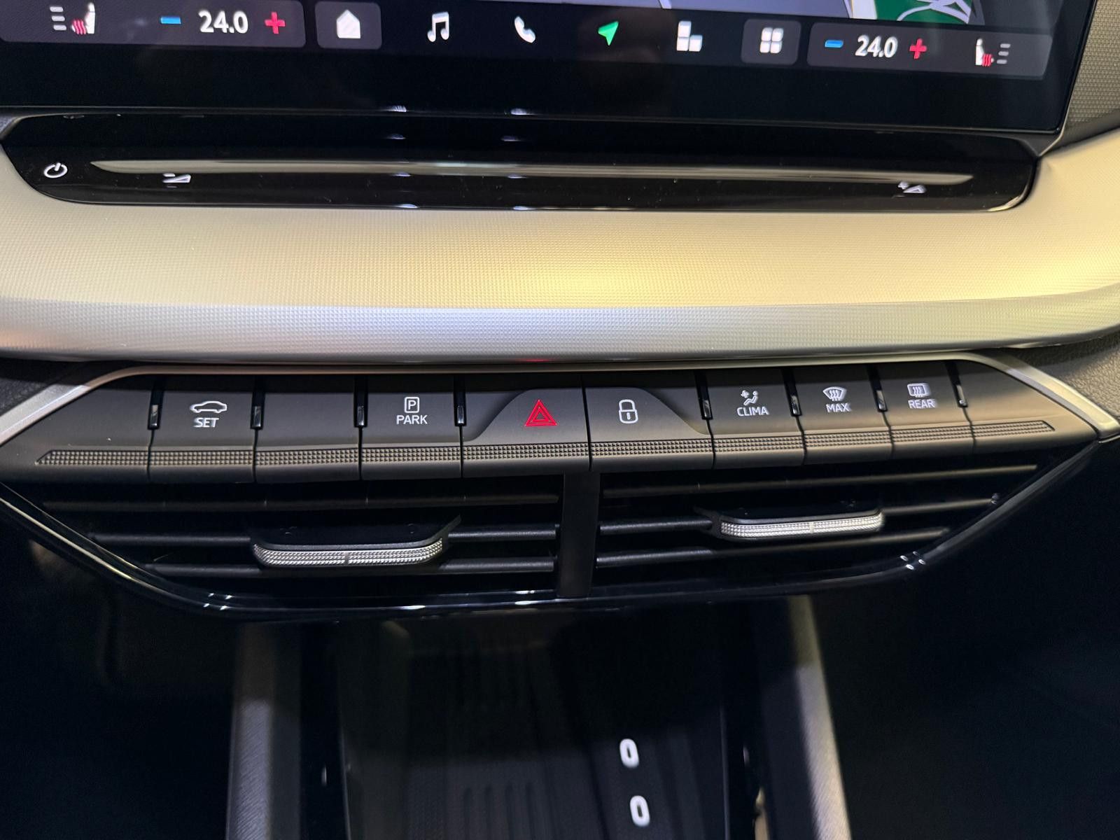 Fahrzeugabbildung SKODA Octavia Combi 2.0 TDI 110 kW Selection / AHK/LED