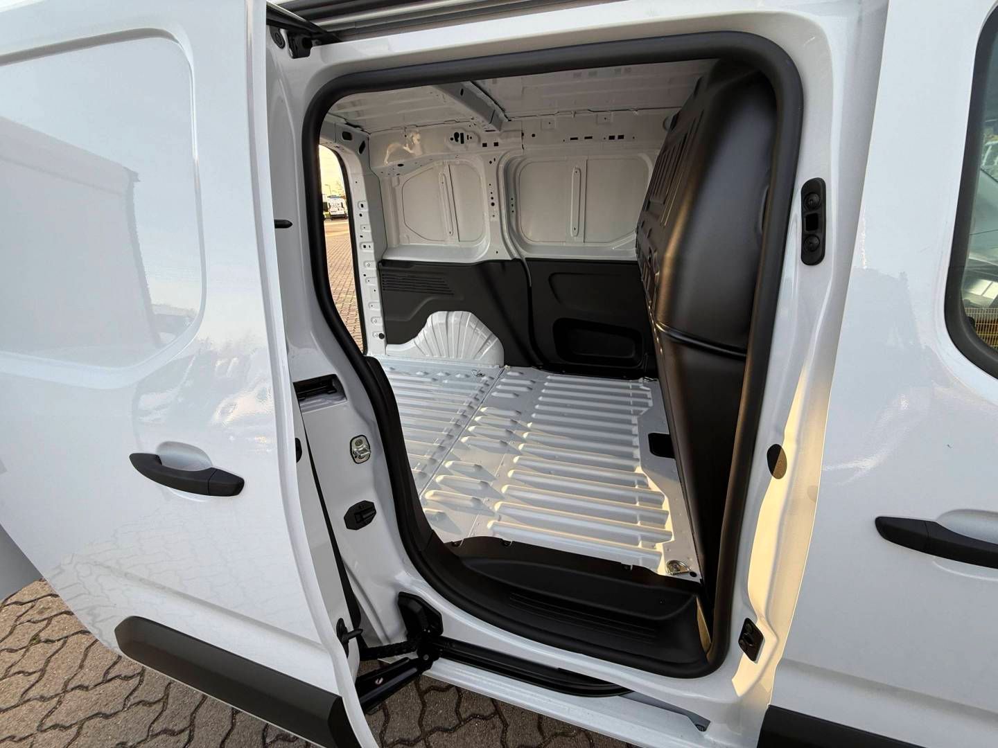 Fahrzeugabbildung Fiat Doblo L1 LIGHT EASY PRO