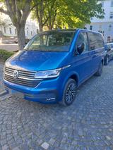 Volkswagen VW T6.1 Caravelle von Privat - blaue Volkswagen T6 Caravelle