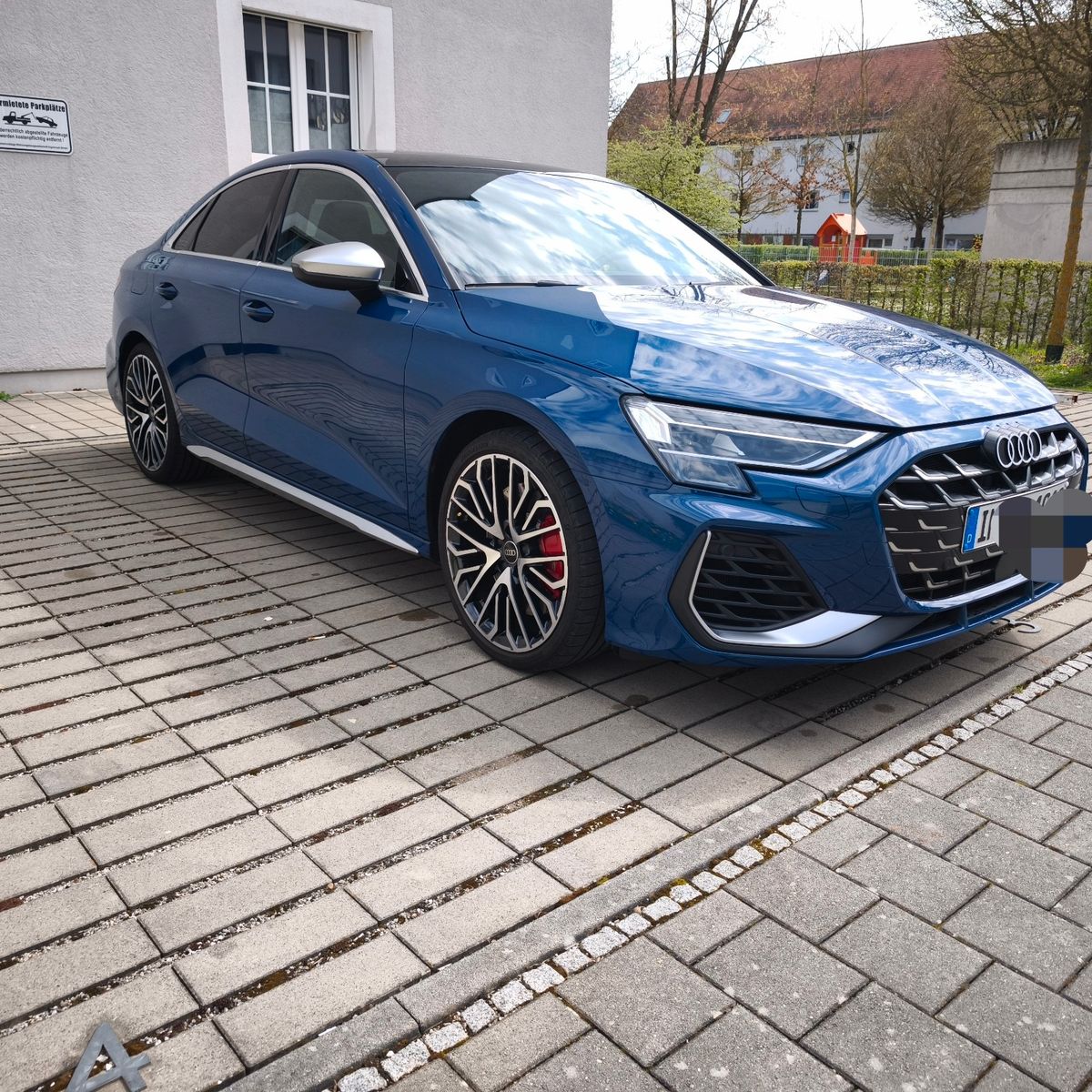 AUDI S3 -Limousine -Akrapovic -Matrix - HUD- Sonos.