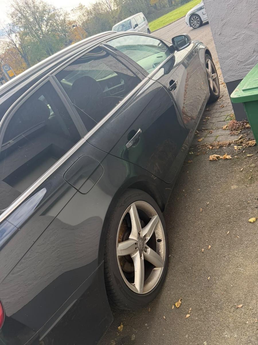 Audi A4 2011 — двигун 170 HP (125kW)