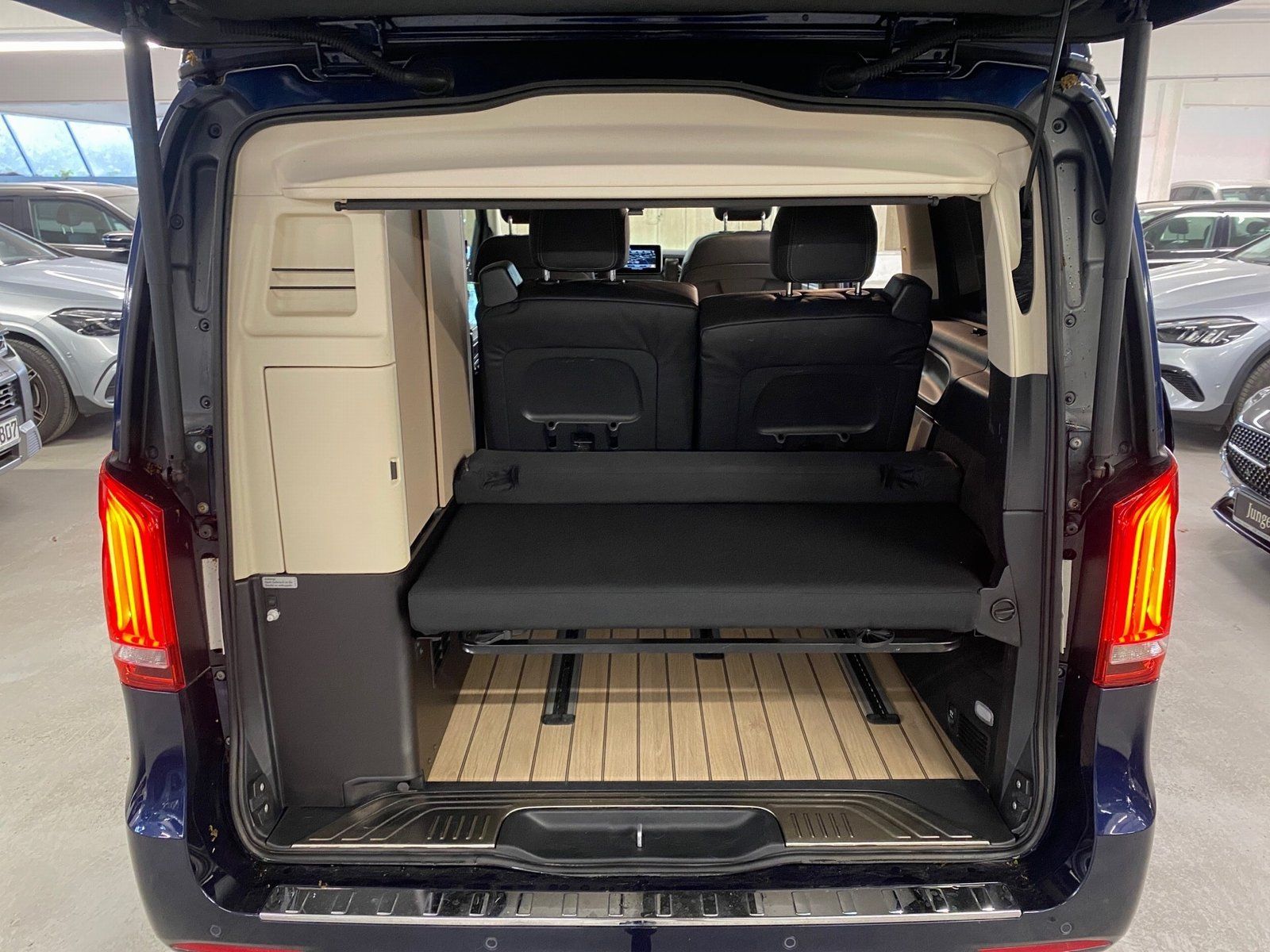 Fahrzeugabbildung Mercedes-Benz Marco Polo 250 d ED 4M AMG*Küche*Coman*Distr*AHK