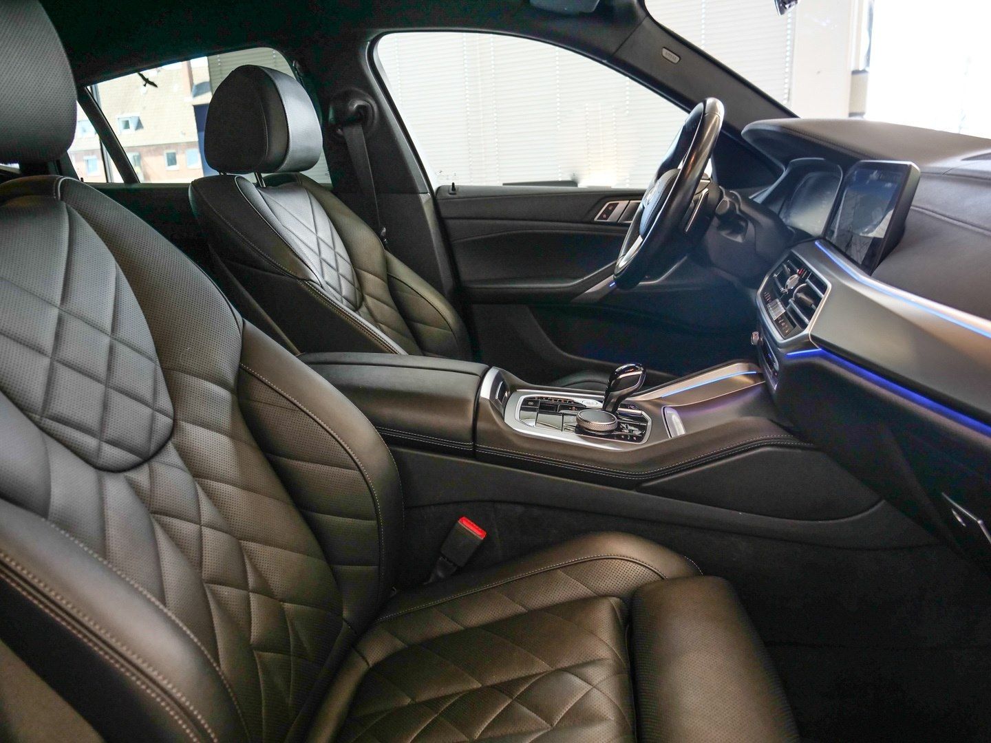 BMW X6 xDrive30d Aut Nav LED AHK Parkass+RFK 19" foto 16