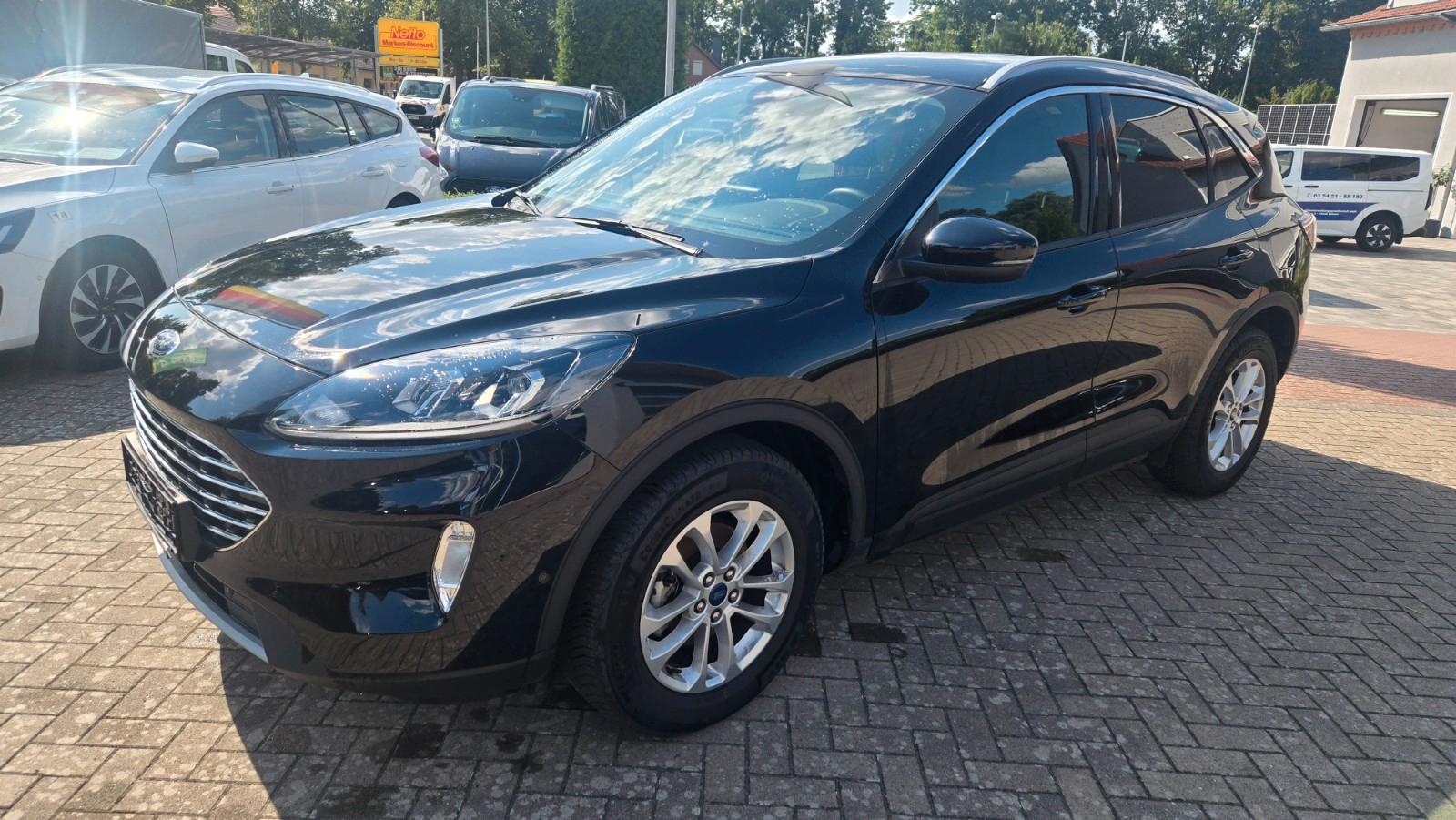 Ford Kuga 1.5 Titanium+AHK+WInter+LED+ACC+TW