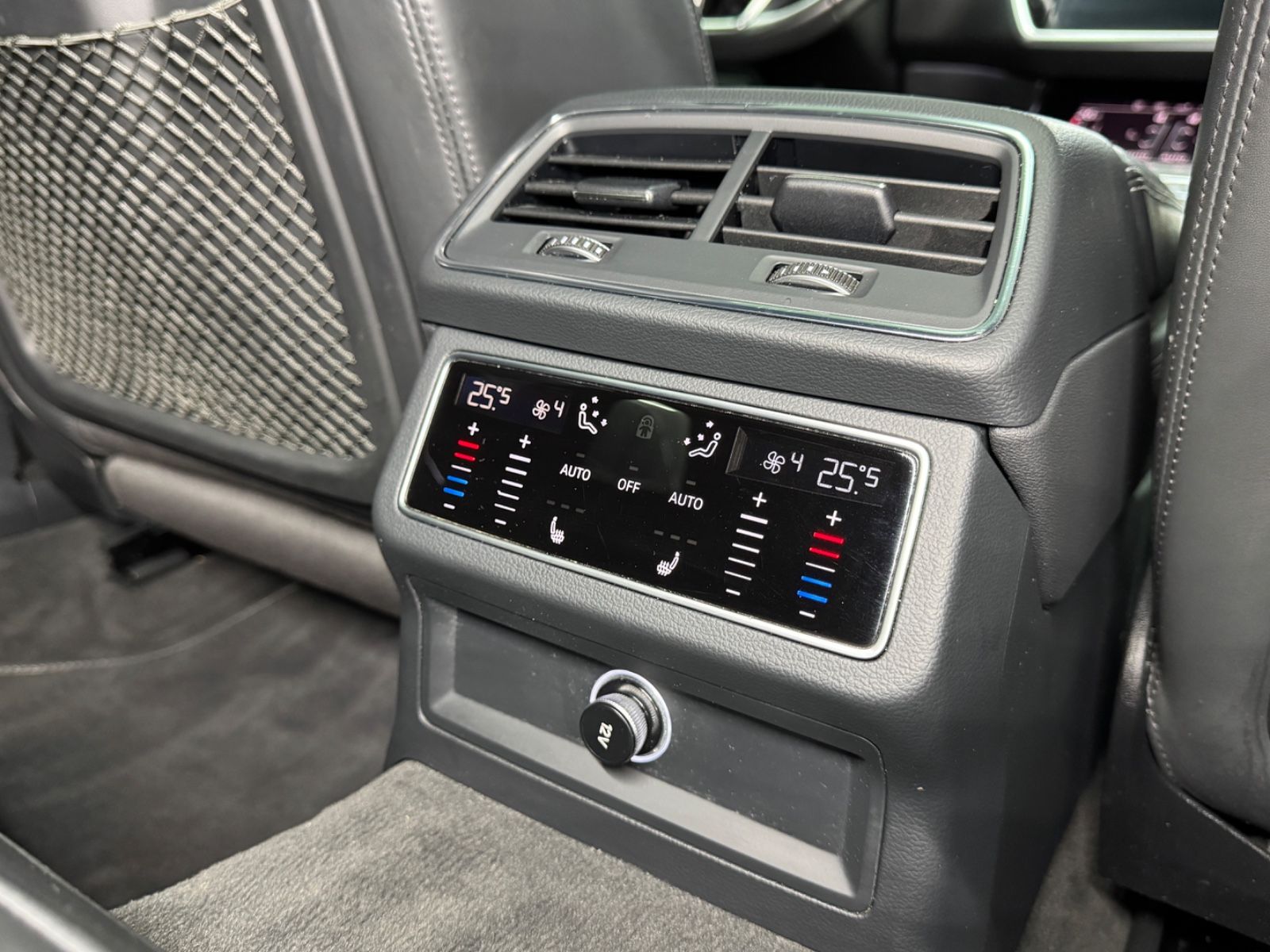 Fahrzeugabbildung Audi A6 Avant 50 TDI quattro sport|S-LINE|PANO|MATRIX
