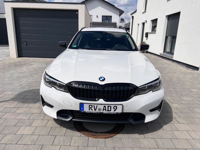 BMW 320d xDrive Touring Sport Line, AHK, M Lenkrad