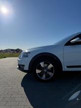 Skoda Octavia 1.8 TSI DSG 4x4 Scout Combi Scout - Skoda Octavia Scout mit Benzin-Antrieb