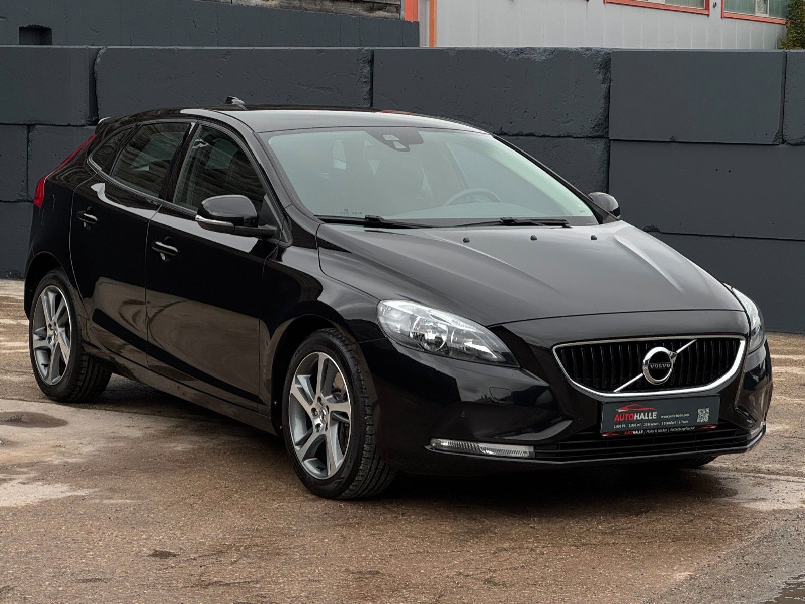Fahrzeugabbildung Volvo V40 1.5 112kw/152ps Autom. Kam Temp Navi Sensus