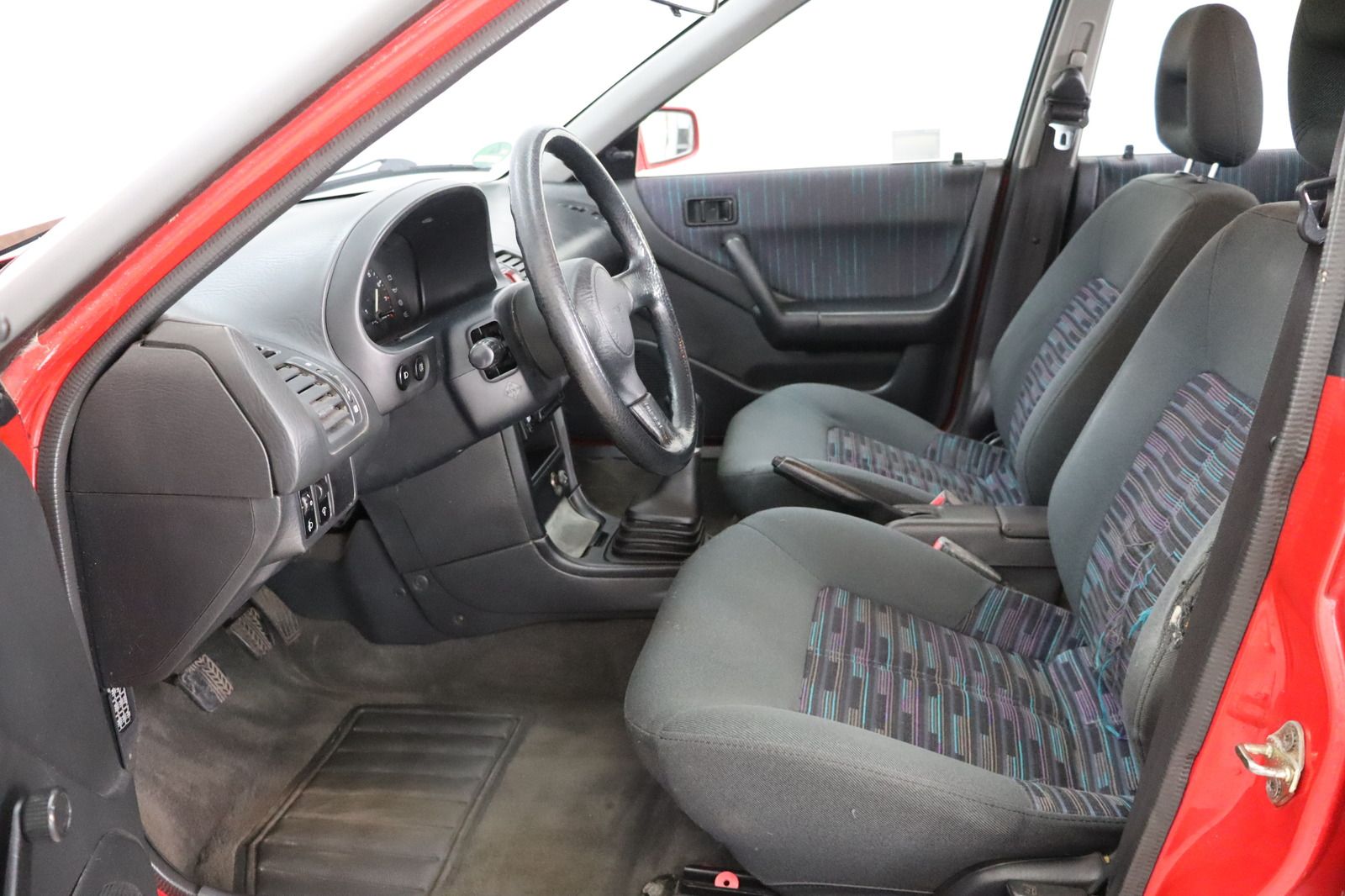 Fahrzeugabbildung Mazda 323 F 1.6 GLX 1. Hand * wenig km