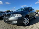Skoda Octavia Combi Ambiente - Skoda Octavia aus 2008: Kombi