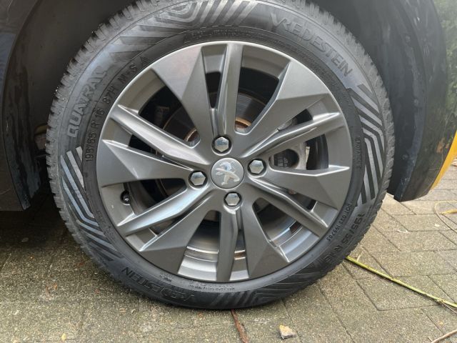 Peugeot 208 Active Pack Elektro 136