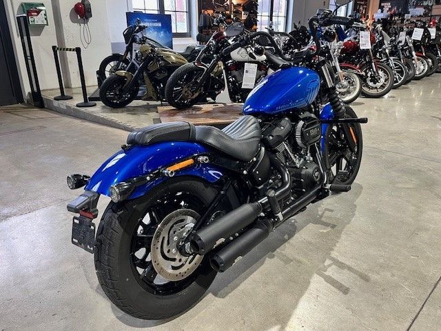 Fahrzeugabbildung Harley-Davidson FXBBS Street Bob 114cui Jekill Koffer