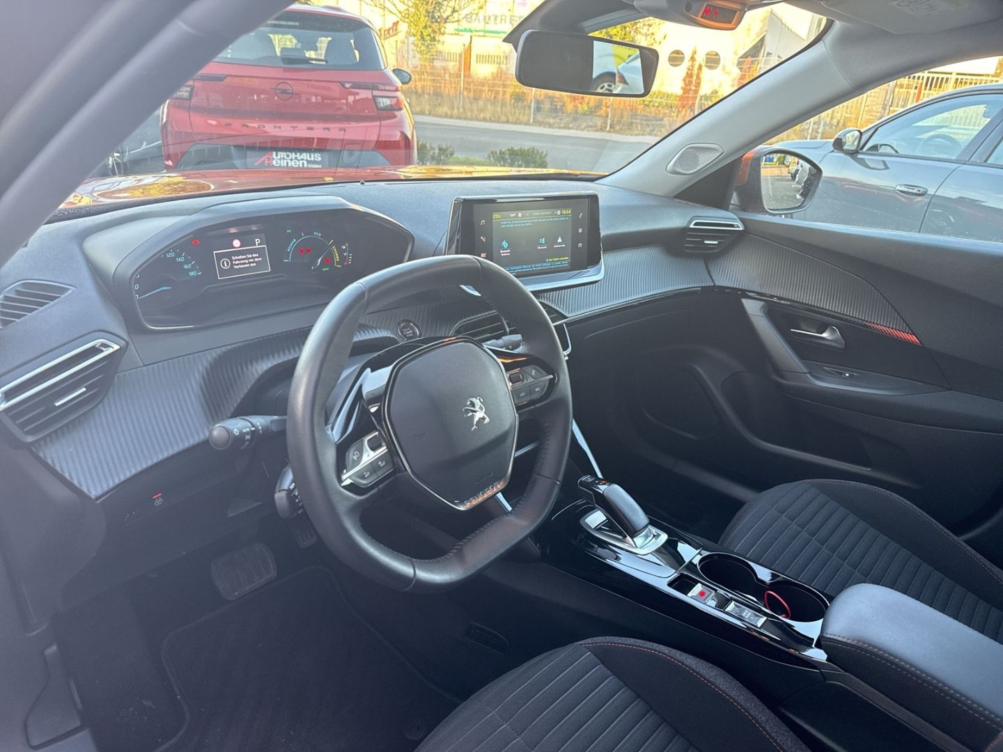 Fahrzeugabbildung Peugeot 2008 e- Active Klimaautom Fahrerprofil DAB Spurh