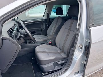 Volkswagen Golf - 9