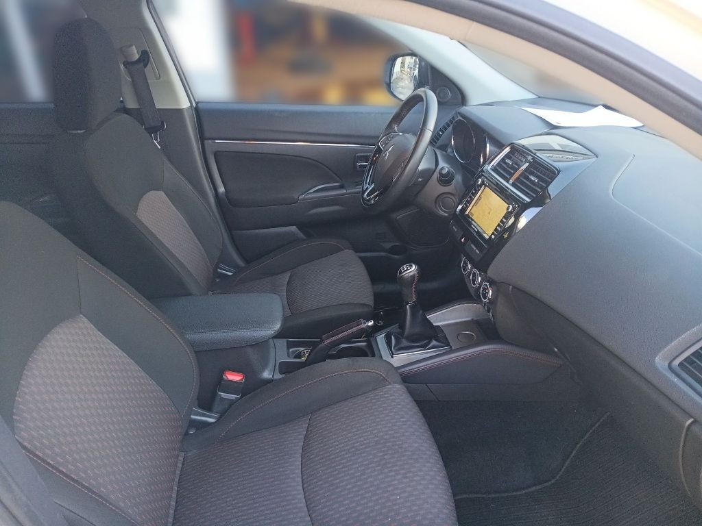 Fahrzeugabbildung Mitsubishi ASX Edit.+ Black 1.6 2WD Xenon Navi Pano AHK