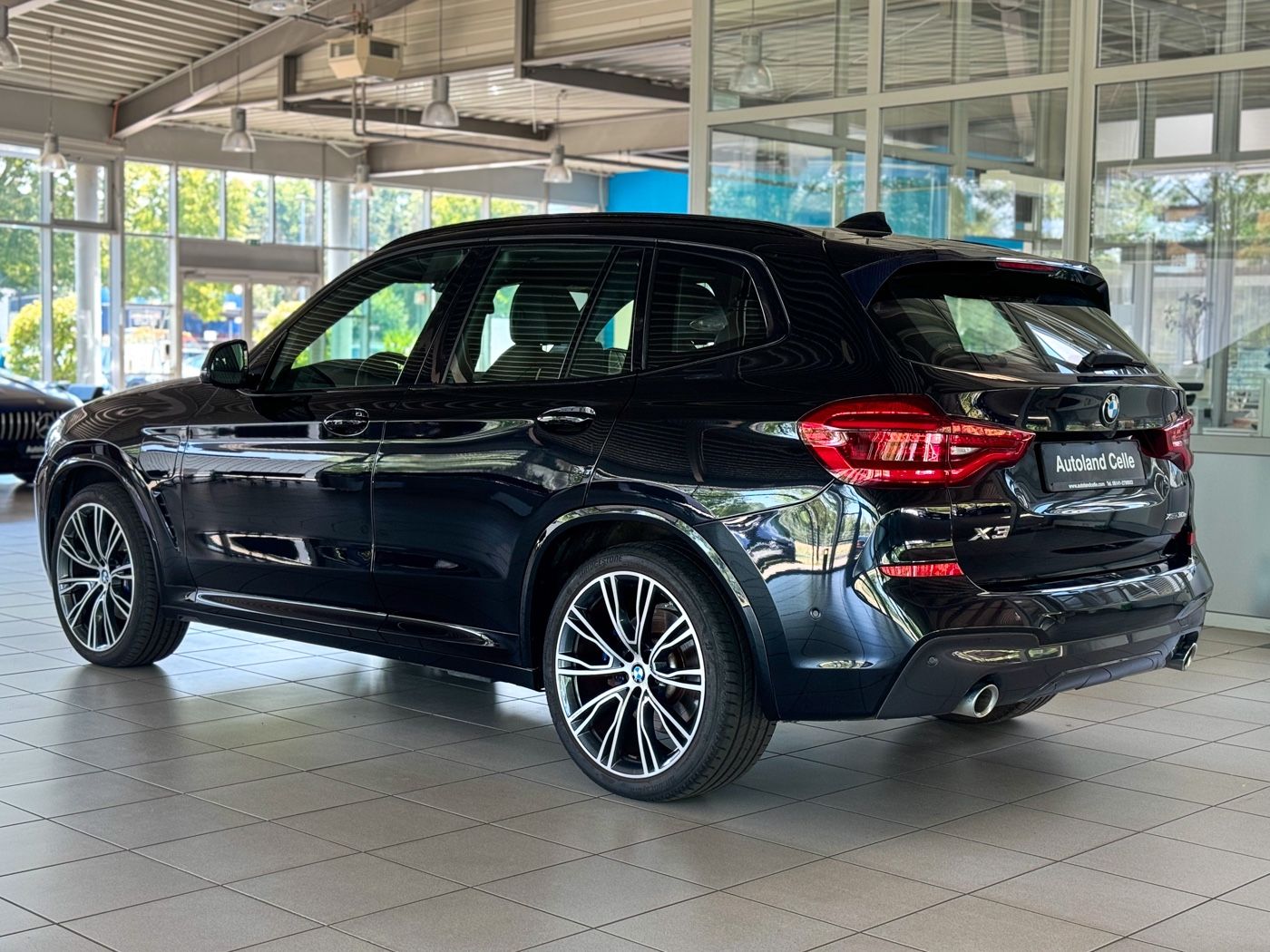 Fahrzeugabbildung BMW X3 xD30e M Sport Panoram Kamera HUD DAB HiFi 21"