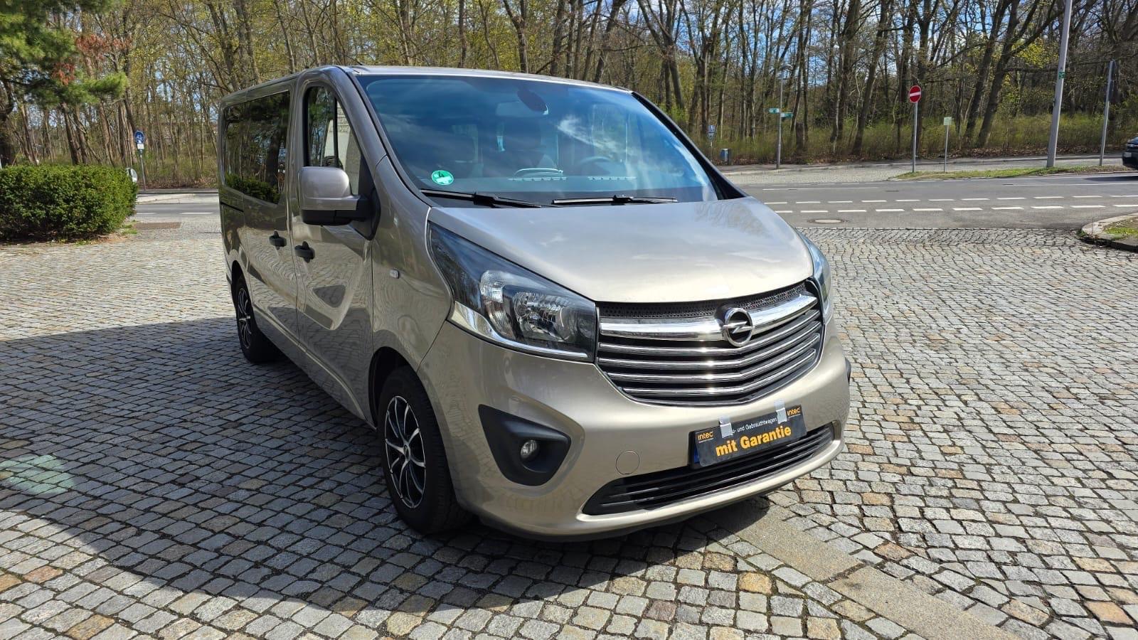 Opel Vivaro-9xSitzer-AHK-Klima-Navi-Einparkhilfe