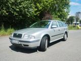 Skoda Octavia 1,9 TDI Kombi guter Zustand - Skoda Octavia aus 2000: Kombi