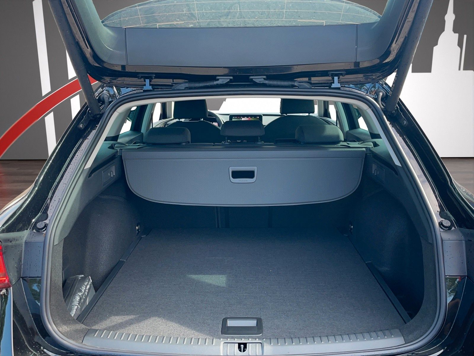 Fahrzeugabbildung SEAT Leon Sportstourer 1.5 eTSI DSG NAVI/LED/ACC/RFK