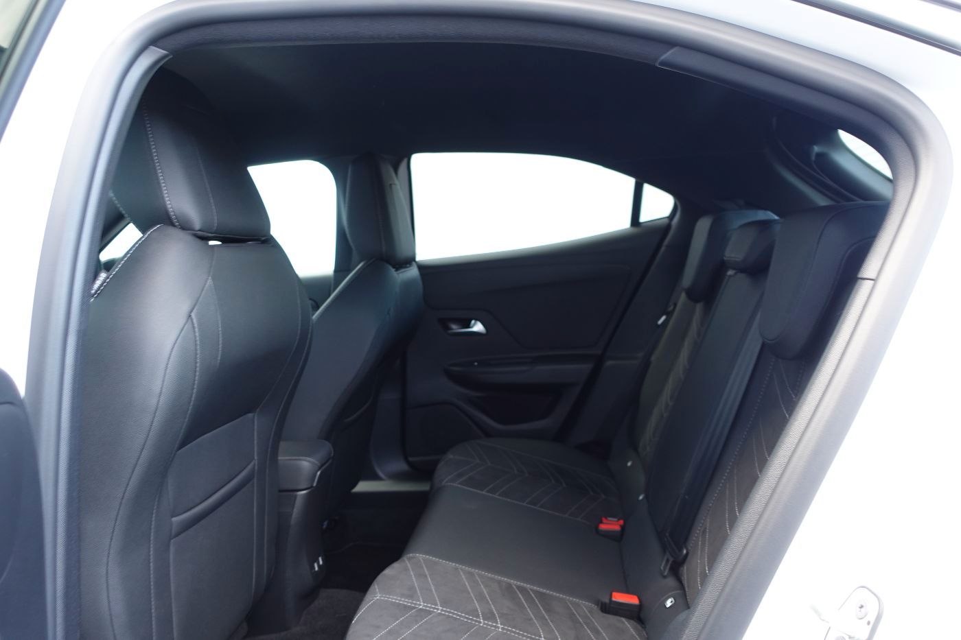 Fahrzeugabbildung Opel Mokka 1.2 Turbo Ultimate KlimaA,SHZ,ACC,Alcant.