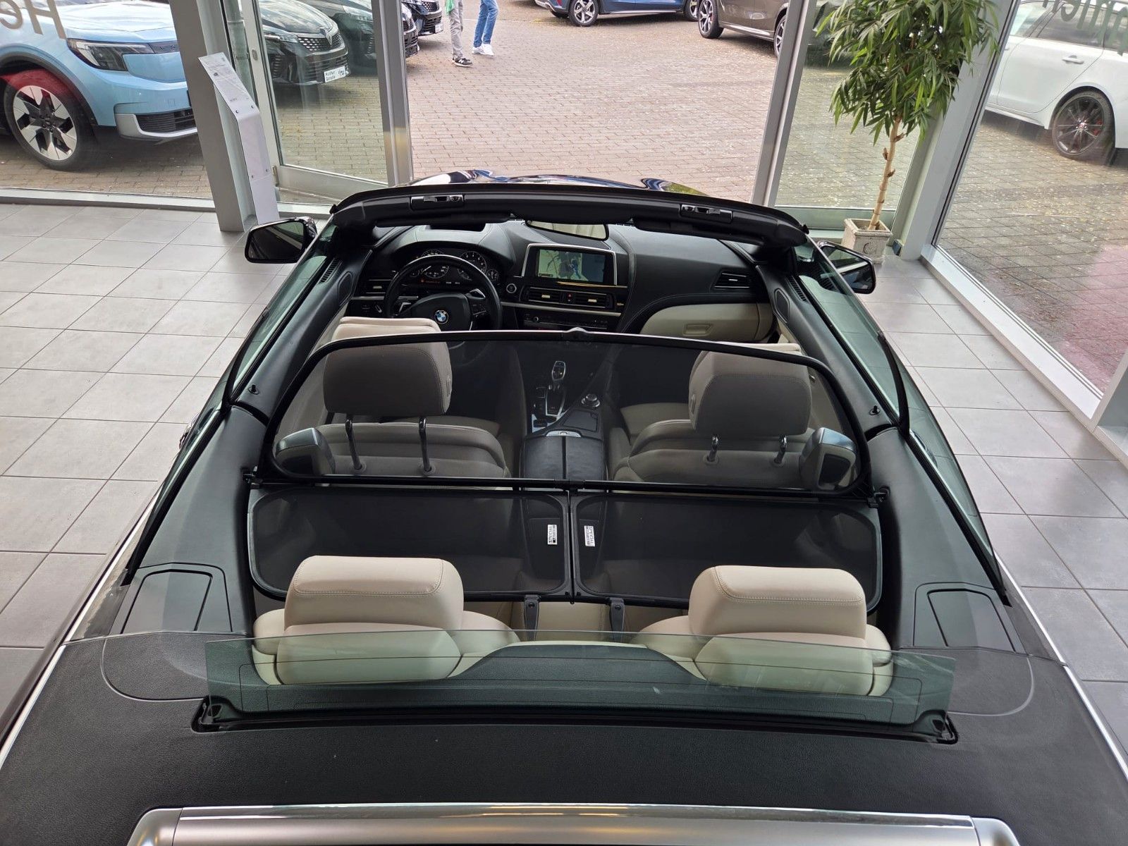 Fahrzeugabbildung BMW 650 Baureihe 6 Cabrio 650 i exclusive