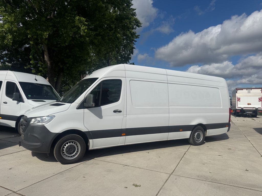 Image of Mercedes-Benz Sprinter