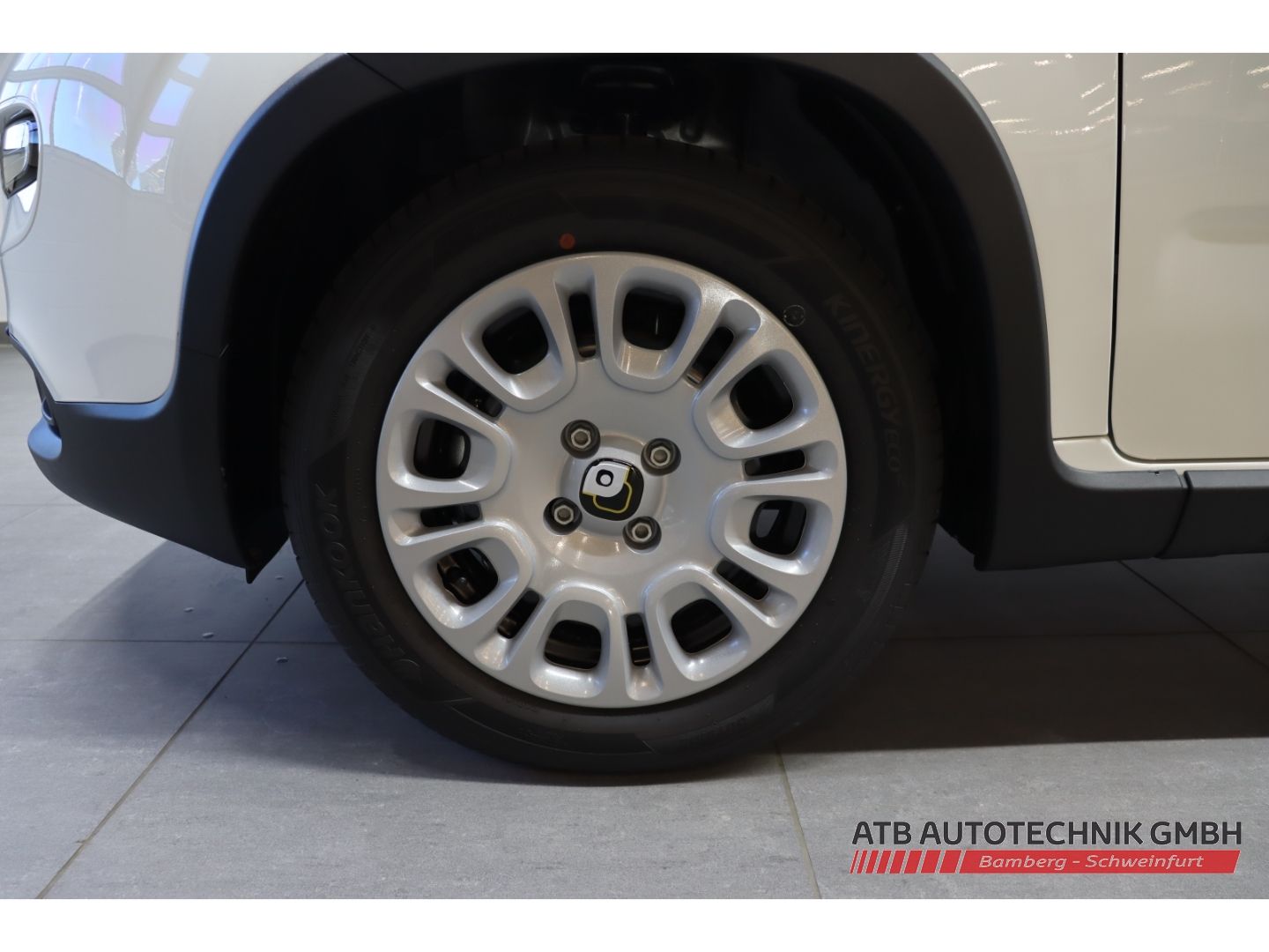 Fahrzeugabbildung Fiat Panda Hybrid 1,0 GSE 51kW (70 PS) City-Paket DAB