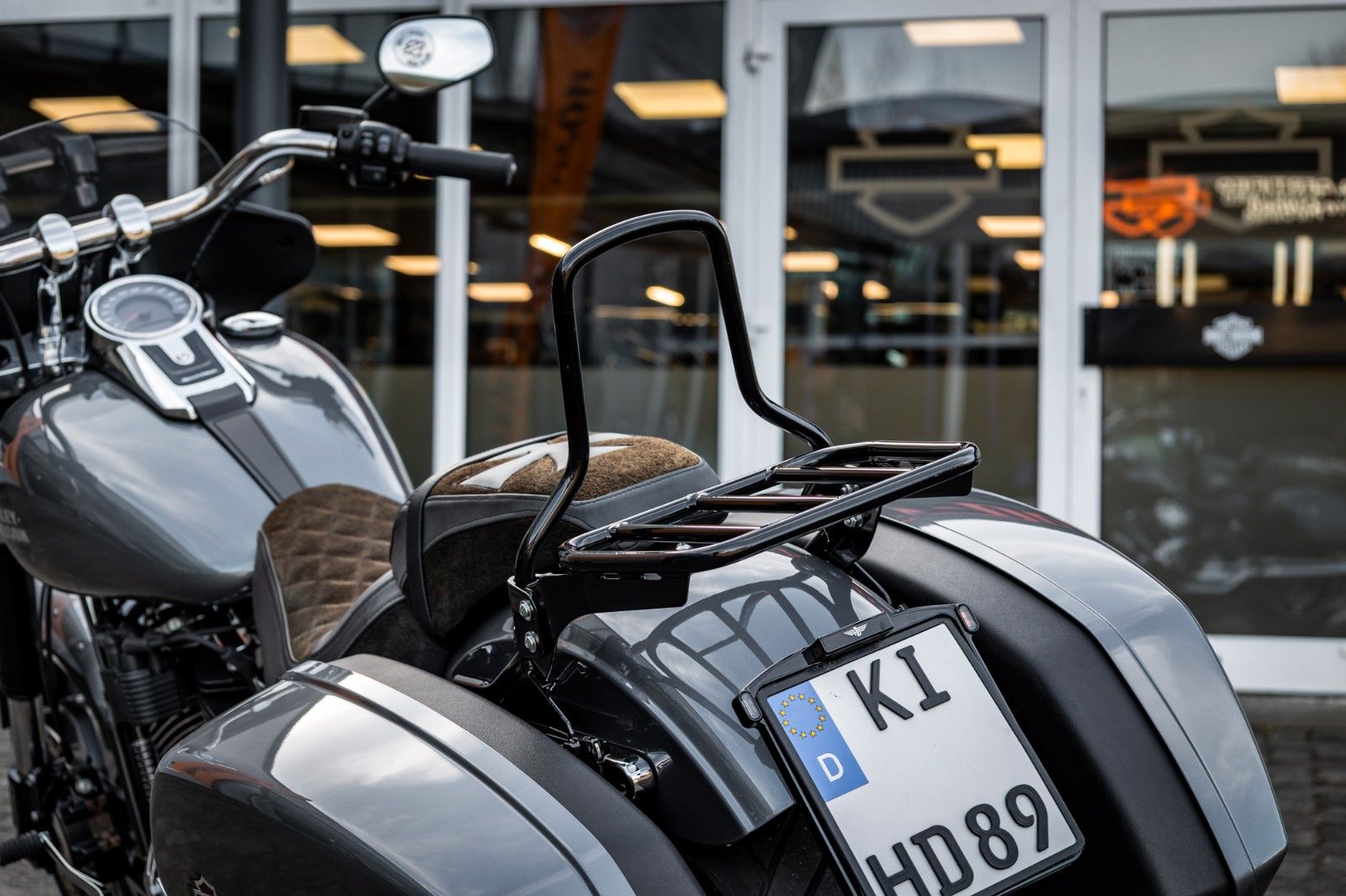 Fahrzeugabbildung Harley-Davidson FLSB SPORT GLIDE 107 - Dr. Jekill & Mr. Hyde -