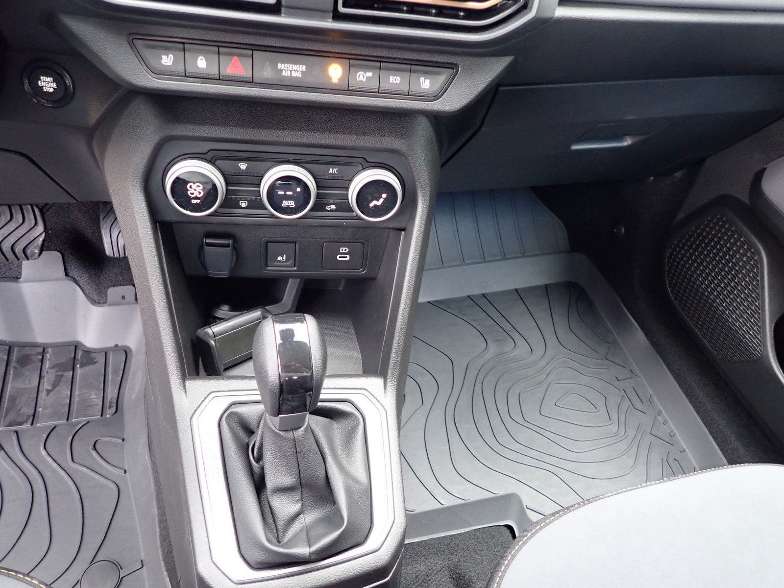 Fahrzeugabbildung Dacia Sandero Stepway Extreme TCe 90 CVT