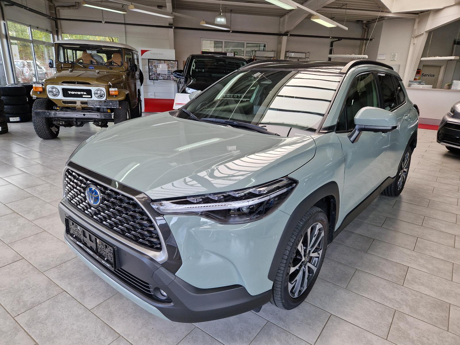 Toyota Corolla Cross 2.0L Lounge| 4x4 | AHK | Pano |