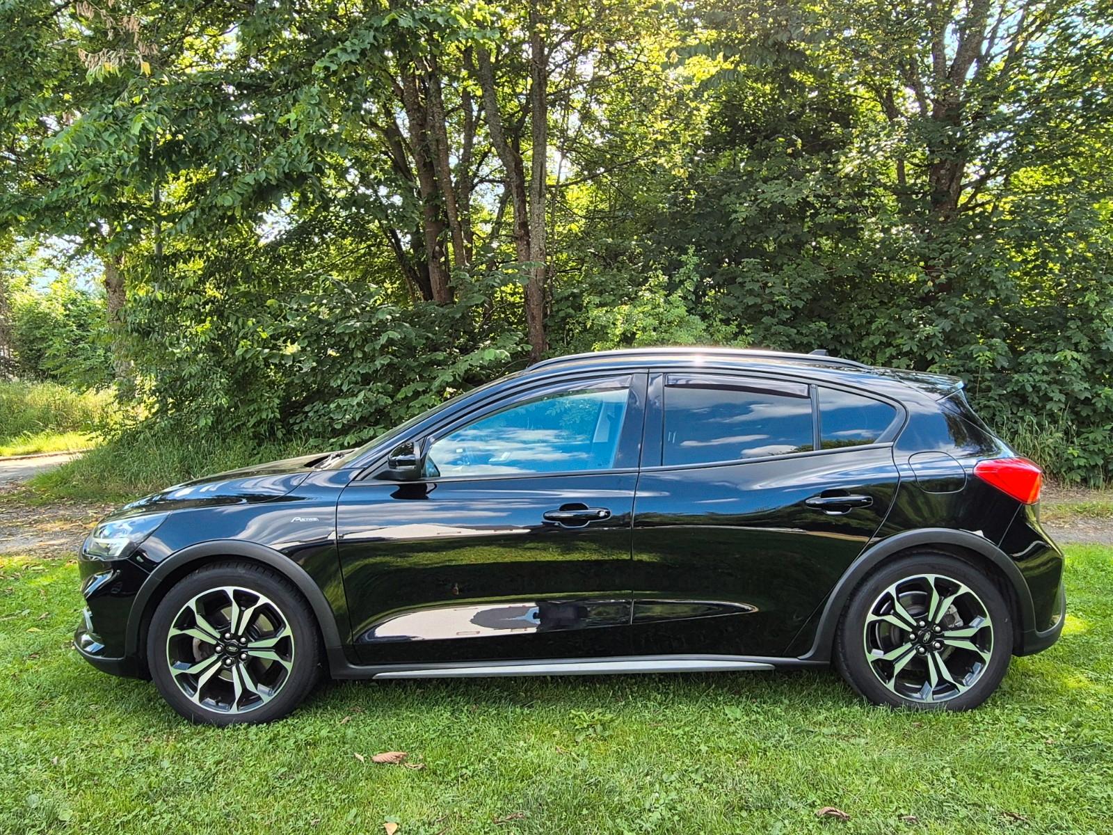 Ford Focus  Active KAMERA*NAVI*AHK*M+S*