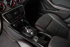 MERCEDES-BENZ CLA 45 AMG 4Matic*Bi-Xenon*Kamera*Navi*18"*