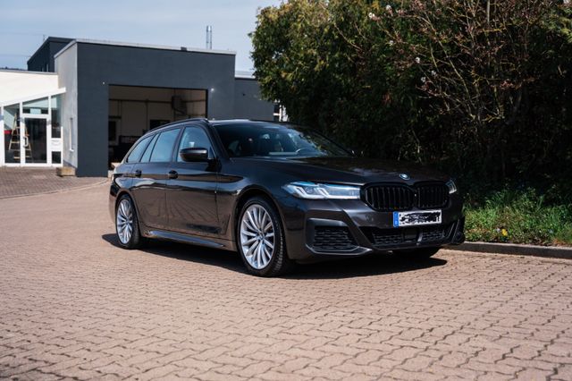 BMW BMW 540d xDrive Touring M Sport LCI / Facelift |