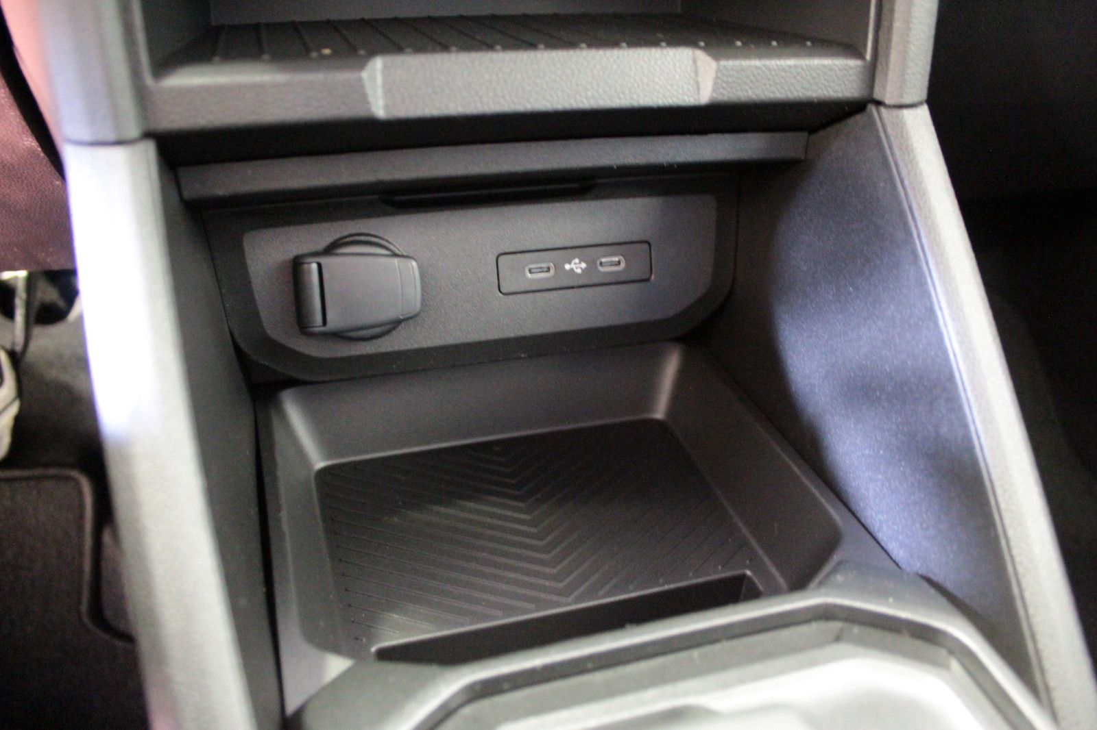 Fahrzeugabbildung Dacia Duster hybrid 140 Expression *Winterpaket*