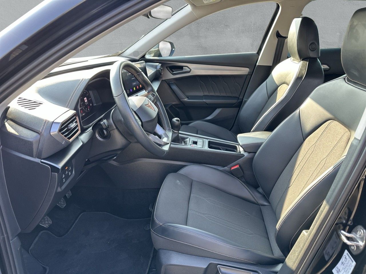 Fahrzeugabbildung CUPRA Formentor 1.5 TSI 110 kW (150 PS) - mit KI generiert/bearbeitet