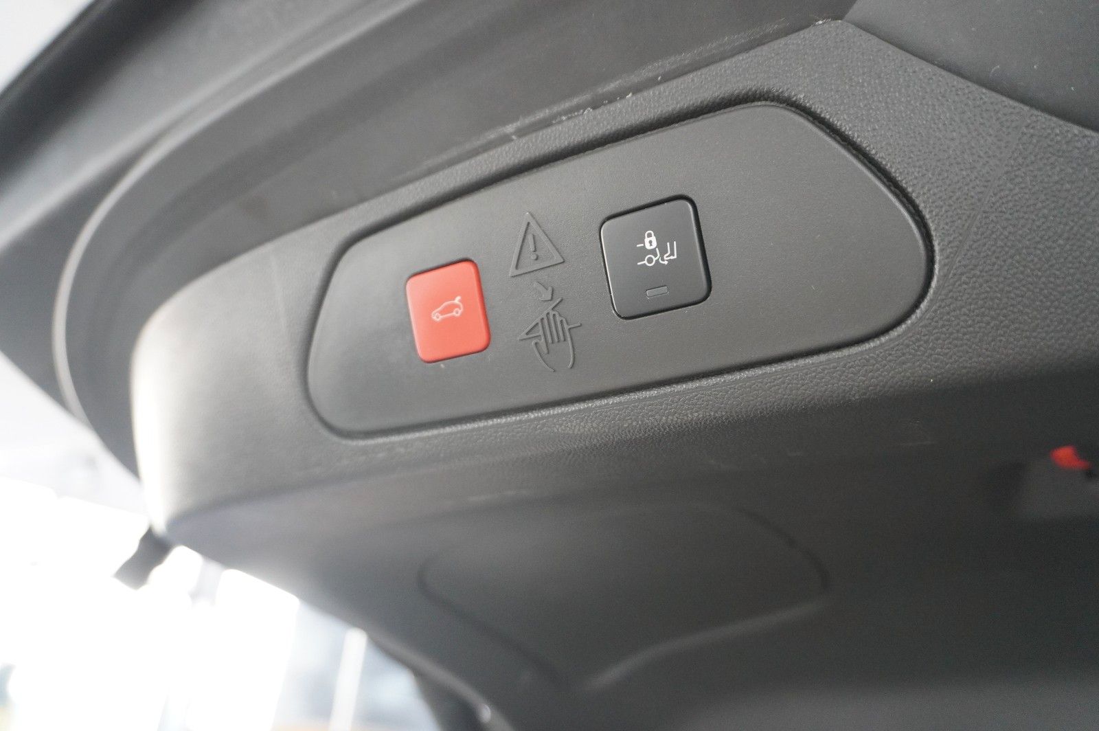 Fahrzeugabbildung Opel Grandland (X) ULTIMATE 4HYBRID NAVI/LED/360°/SHZ