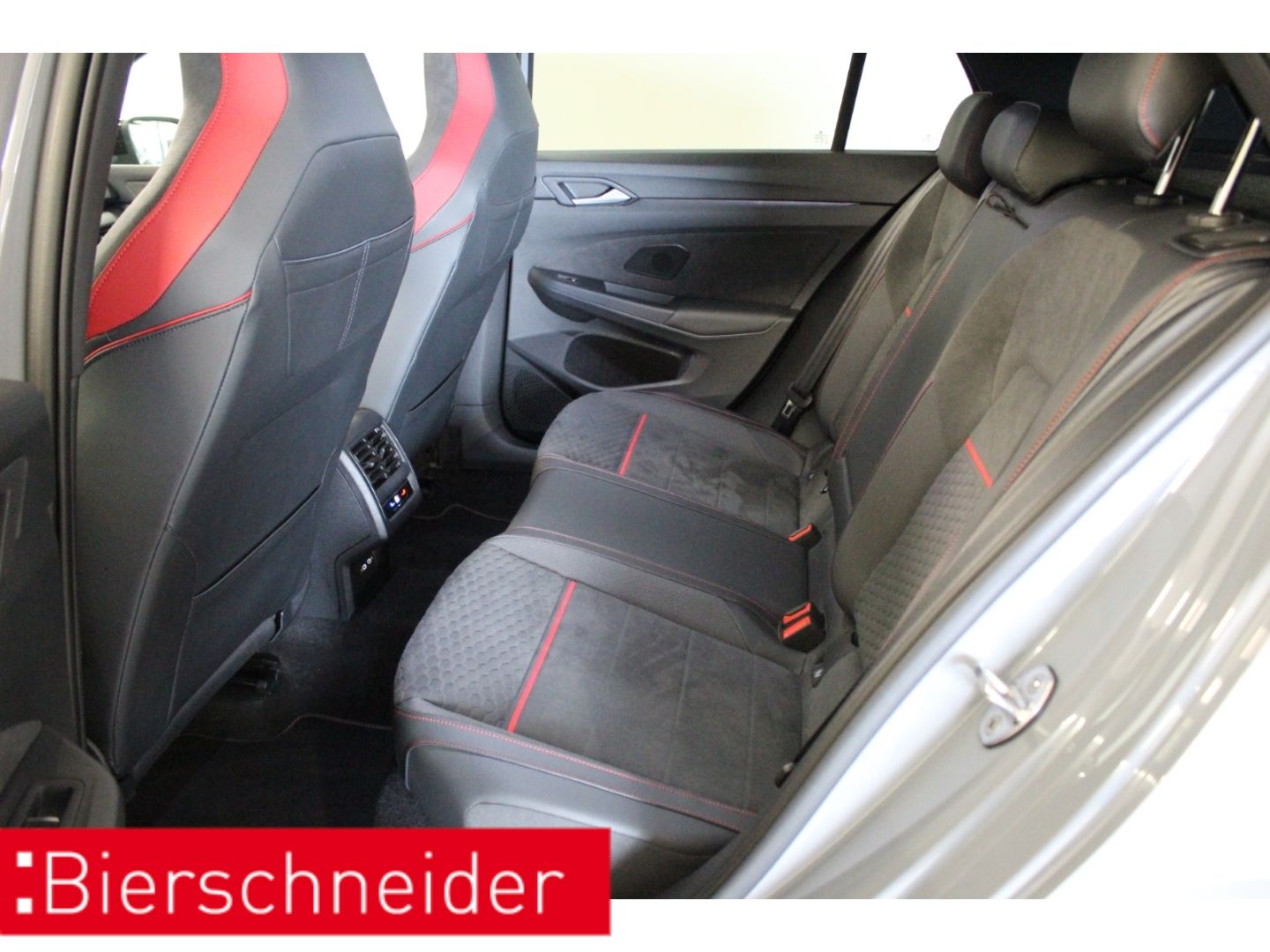 Volkswagen Golf GTI 8 2.0 TSI DSG Clubsport PA Black Style  foto 16