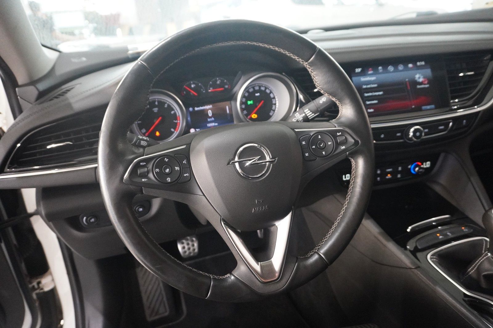 Fahrzeugabbildung Opel Insignia B GS 1.5T DYNAMIC NAVI/LED/SPORT/SH/AHK