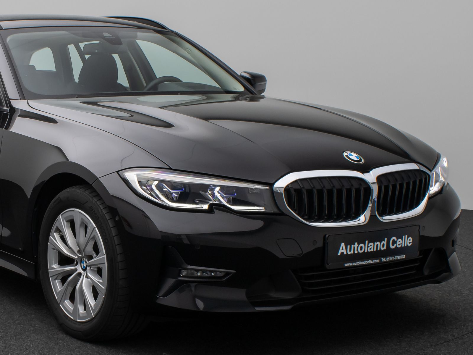 Fahrzeugabbildung BMW 320d Panorama Laser PDC HUD HiFi Komfort Alarm