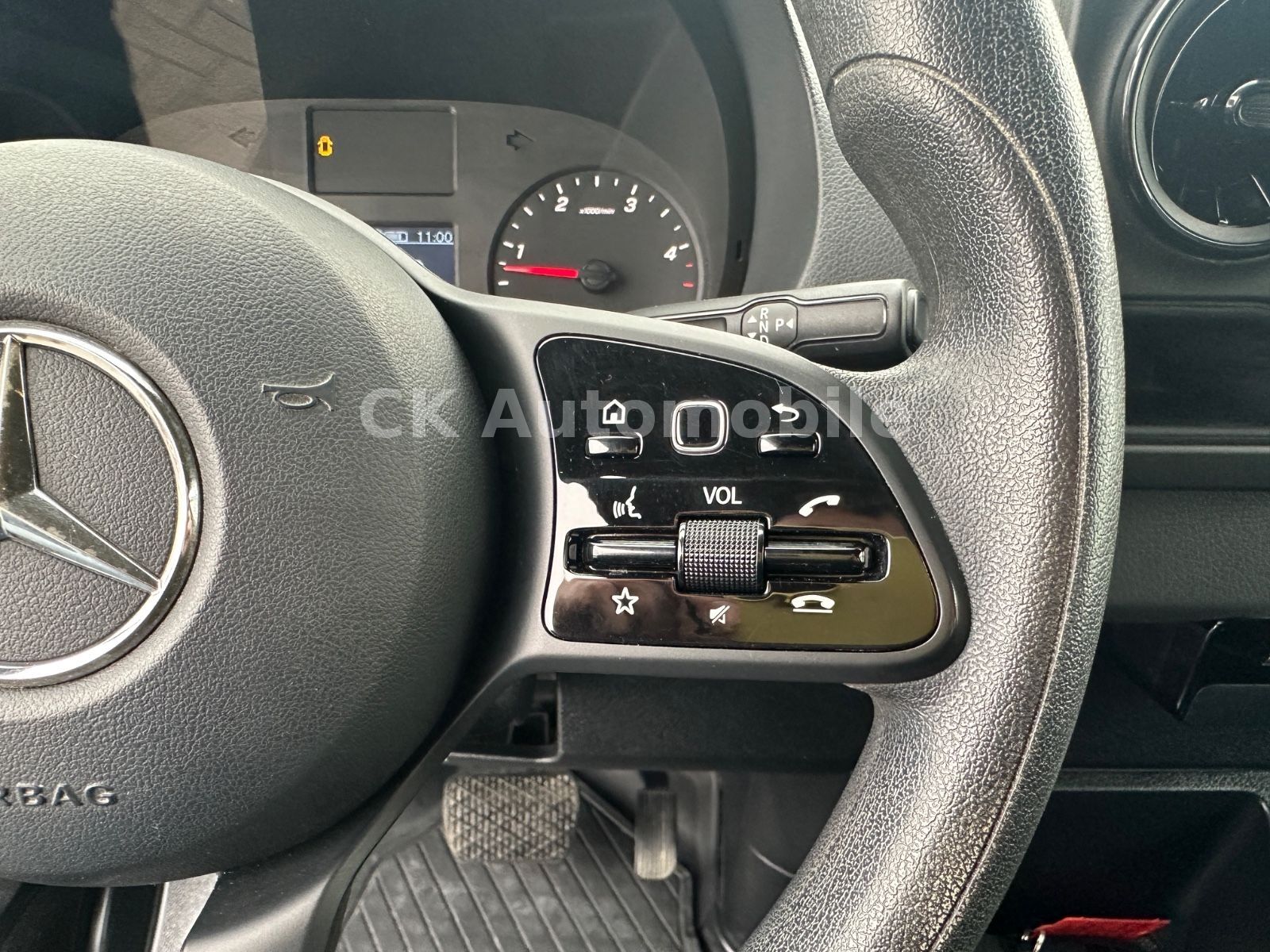 Fahrzeugabbildung Mercedes-Benz Sprinter III Mixto 319CDI V6 RWD /Autom./5 Sitze