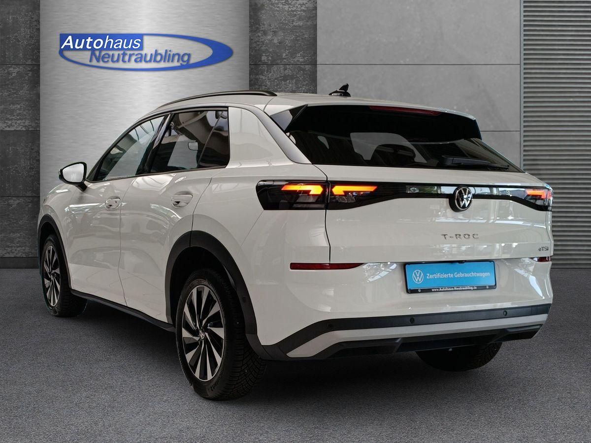 Volkswagen T-ROC LIFE 1.5 eTSI 116 PS DSG Rearview Keyles foto 4