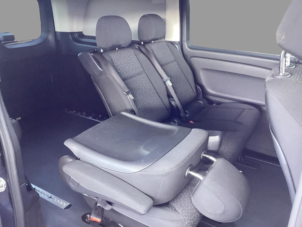 Fahrzeugabbildung Mercedes-Benz Vito 119 Mixto Lang 4x4 5 Sitze LED Nav SHZ 360°