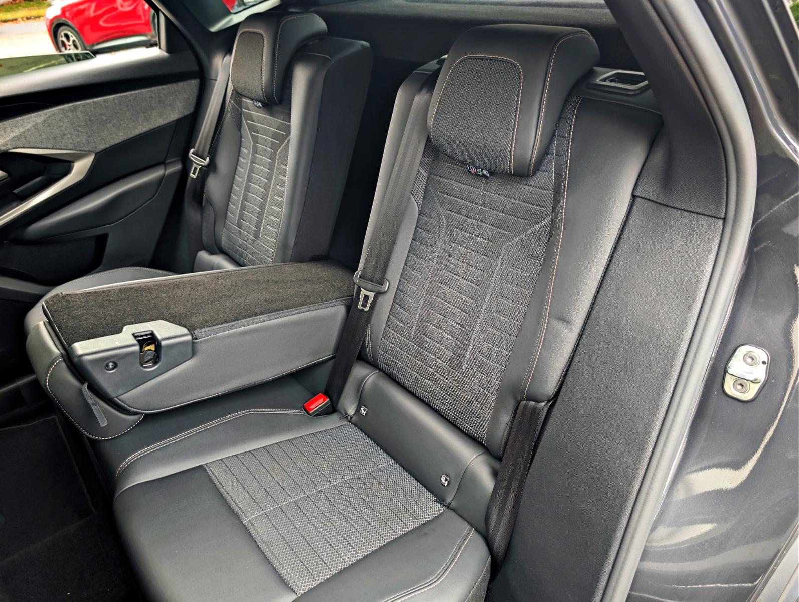 Peugeot 3008 Hybrid 136 Allure| Full LED|Induktionsladen